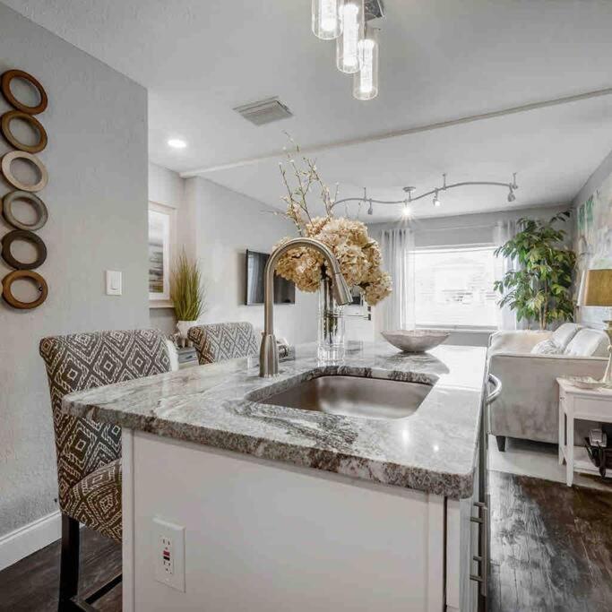 Apartamento Chic Pad In Center Of Seminole Heights-322 Tampa Exterior foto
